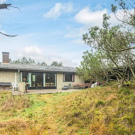 Luxury Retreat In *